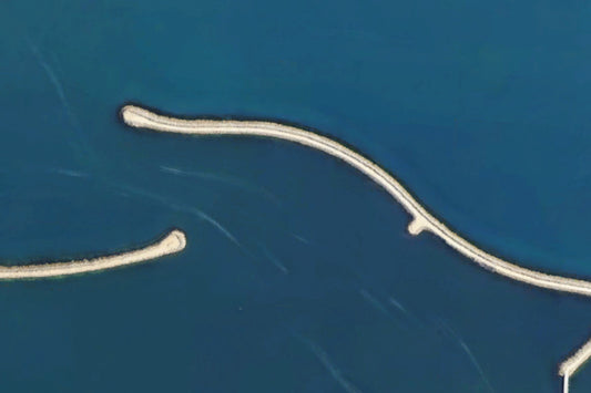 Fishing Ocean Rockwalls With Crabs For Bream